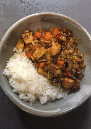 Una foto de Pechuga de pavo con curry japonés