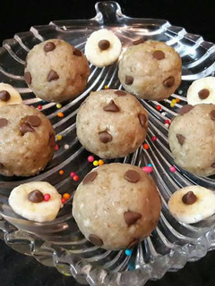 A picture of Banana Choco Bliss Balls.