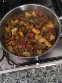 Una foto de Habas frescas con jamón