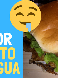 Una foto de Chivito uruguayo
