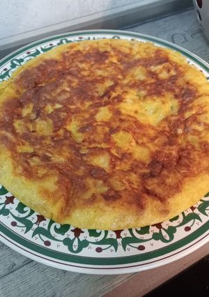A picture of Spanish Potato Omelette with Onion 🧅.