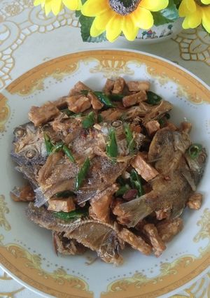 Foto resep Oseng Ikan Asin Cabe Ijo