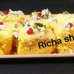 A picture of Khaman.