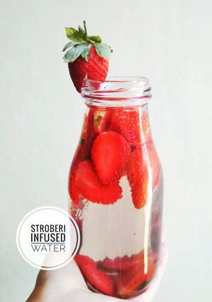 Foto resep Stroberi Infused Water