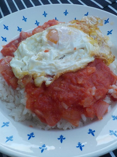 Una foto de Arroz a la cubana rápido