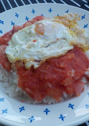 Foto principal de Arroz a la cubana rápido
