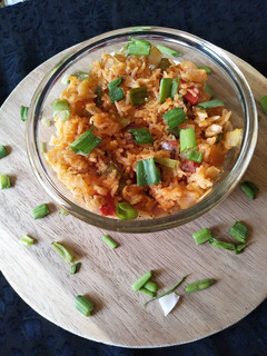 शेजवान फ्राइड राईस (Schezwan fried rice recipe in Hindi) रेसिपी मुख्य फोटो