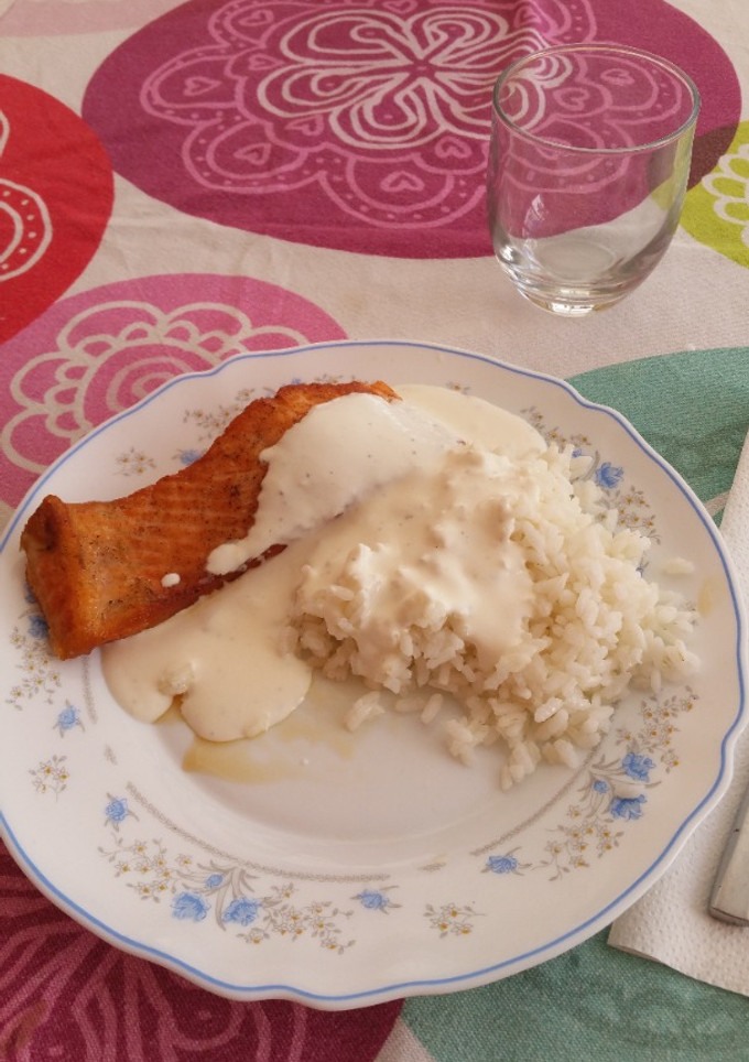 Una foto de Salmón en Salsa de Yogur