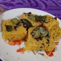 A picture of Khaman Dhokla.