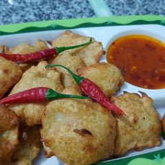 A picture of Besan Pakoda.