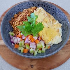 A picture of Mi Goreng (Instan Noodle).