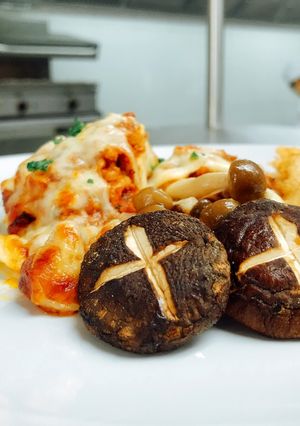 รูปของ Gratinated milky mushroom with bolognese sauce and assorted mushroom