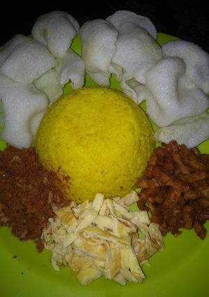 Foto resep Nasi kuning rice cooker