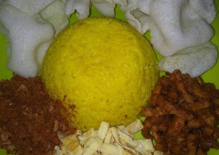 Nasi kuning rice cooker