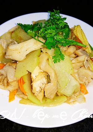 Hình của món Su su xào chay.