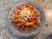 Una foto de pasta cilantro