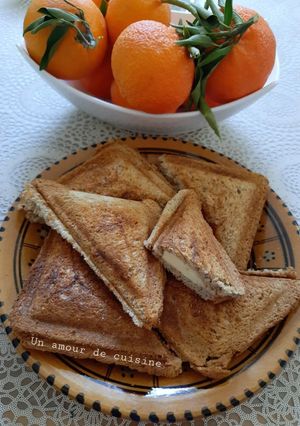 Une photo de Sandwiches au fromage en machine 🥪🧀🍹