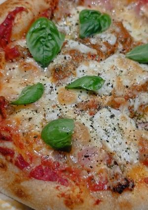 Una foto de Vera pizza napolitana con restos