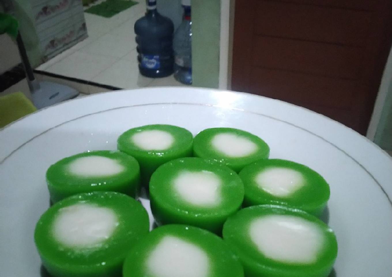 Kue nona manis