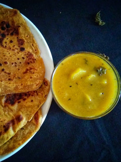 आलू का झोल (aloo ka jhol recipe in Hindi) रेसिपी मुख्य फोटो