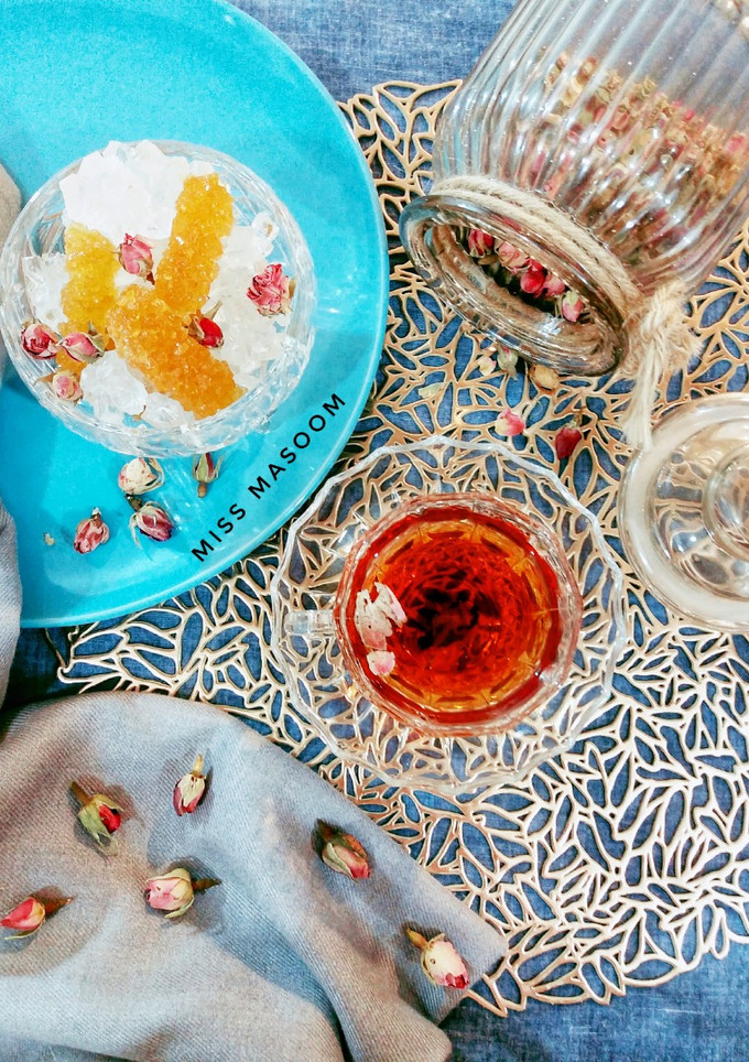 عکسی از دستور چای دارچین و سیب و زعفران