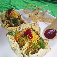A picture of Papad katori chat.