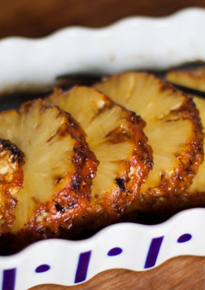 Una foto de Piña asada