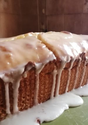 Una foto de Budín de limón con glaseado