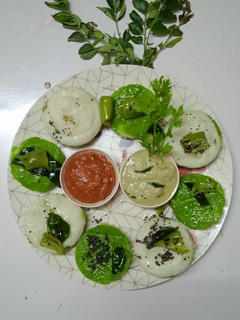 રવા ઈડલી સેન્ડવીચ (Rava Idli Sandwich Recipe In Gujarati) રેસીપી મુખ્ય ફોટો
