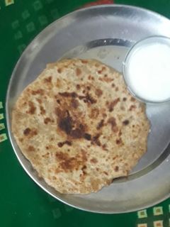 आलू का पराठा (aloo ka paratha recipe in Hindi) रेसिपी मुख्य फोटो