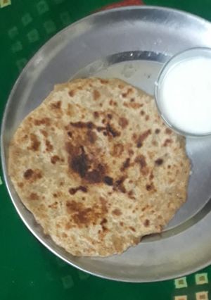 आलू का पराठा (aloo ka paratha recipe in Hindi) रेसिपी मुख्य फोटो