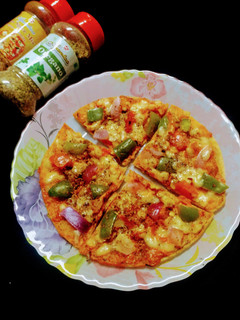 रोटी पिज़्ज़ा (roti pizza recipe in Hindi) रेसिपी मुख्य फोटो