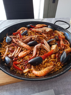 Una foto de Fideuá de marisco
