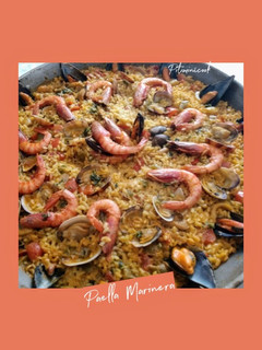Una foto de Paella marinera