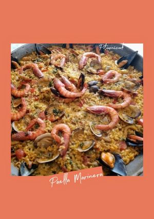 Una foto de Paella marinera