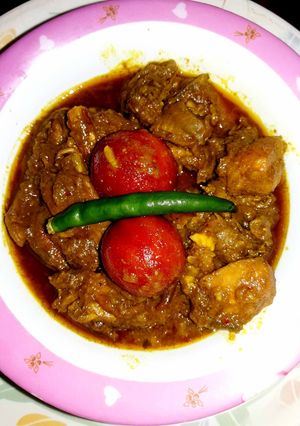 A picture of Chicken plum curry.