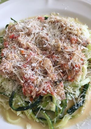 Una foto de Spaghetti de Zucchini con atún o carne