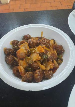 Hình của món Heo viên sốt chua ngọt.