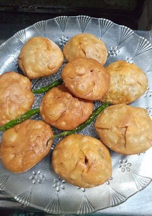 মুগ ডাল কচুড়ি (moong dal kachori recipe in bengali) রেসিপির প্রধান ছবি