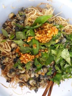 Hình của món Gỏi ốc đắng trộn bắp chuối.