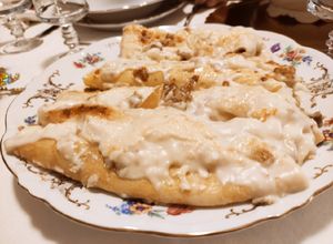 Foto di Crepes salate ripiene di salsiccia e stracchino