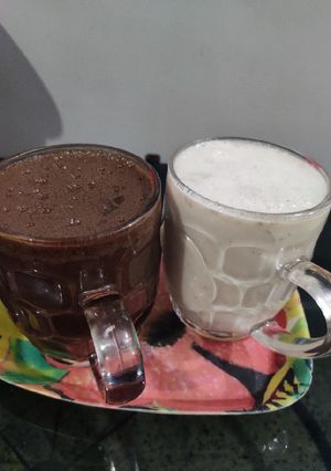 ડ્રાયફૂટ બનાના શેઇક(Dryfruit banana shake recipe in Gujarati) રેસીપી મુખ્ય ફોટો
