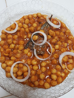 છોલે મસાલા કરી (Chhole Masala Curry Recipe In Gujarati) રેસીપી મુખ્ય ફોટો