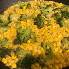 A picture of Garlic Buttery Corn and Broccoli.