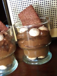 Una foto de Mousse de chocolate apto vegano 🥑🍫¯\(ツ)/¯