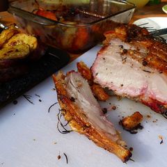 A picture of Pork belly with crackling.