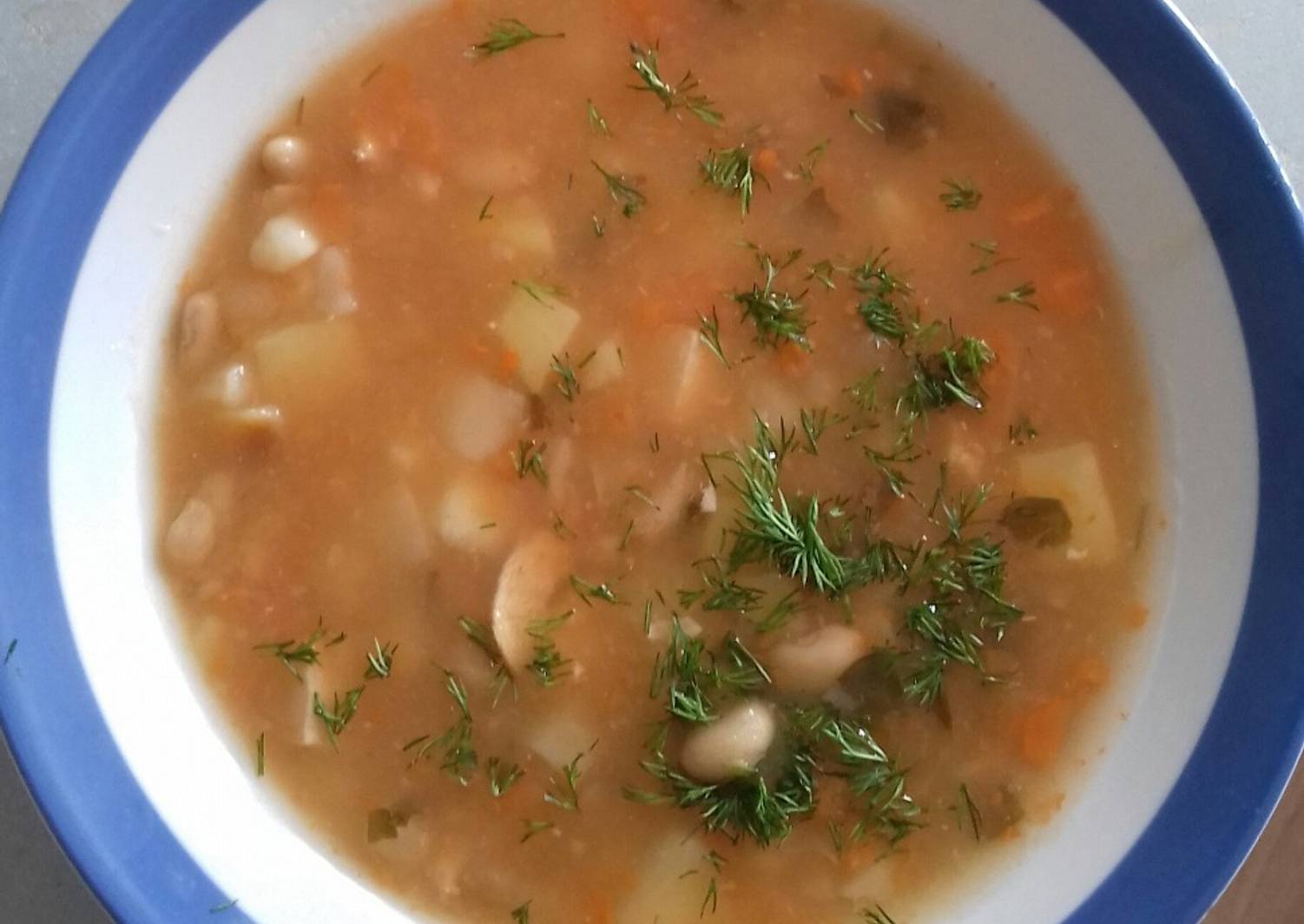 Фасолевый суп с тушенкой