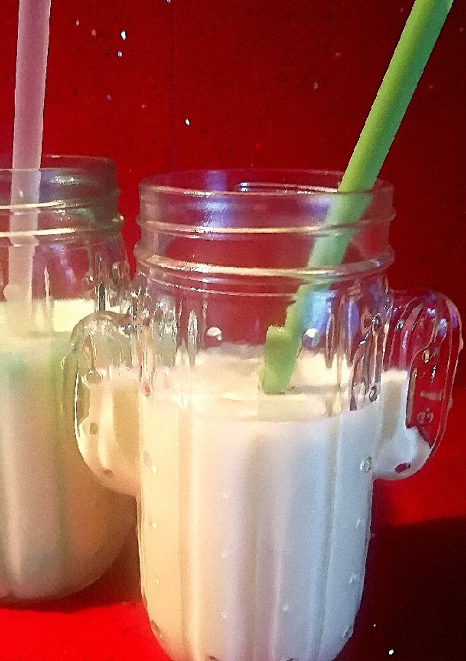 Una foto de Batido de frutas y miel 🍌🍍🍏🍯