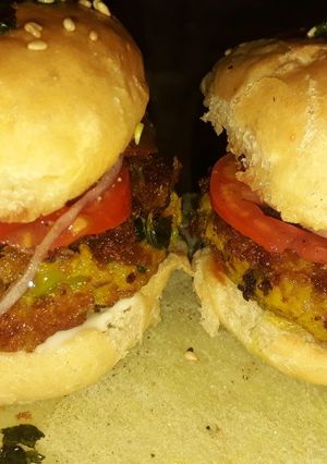 A picture of Aloo tikki burgers.