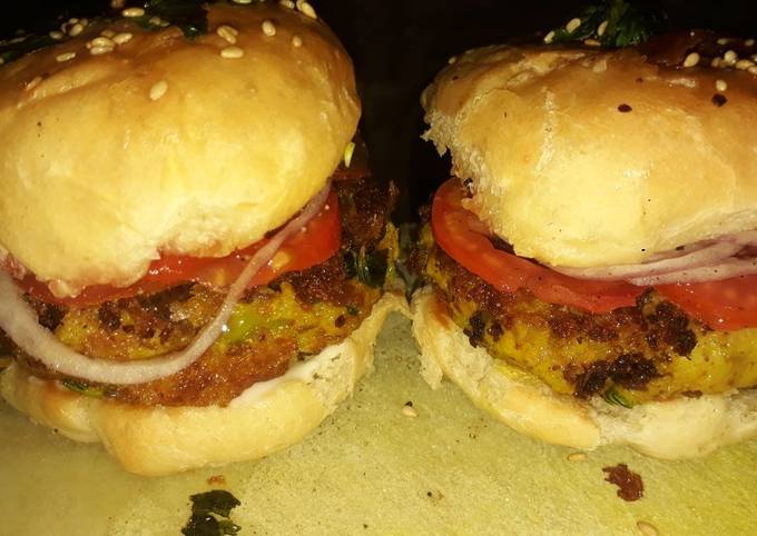 Aloo tikki burgers